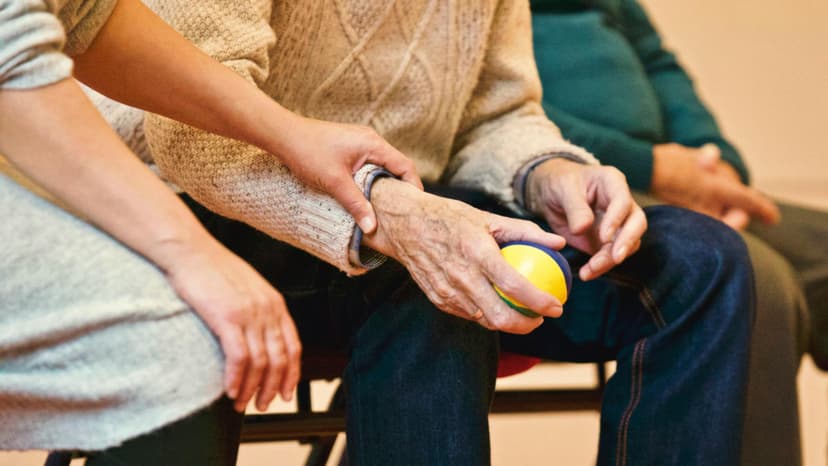 Sinais de Alzheimer “transmissível” observados em pessoas que receberam hormônio do crescimento